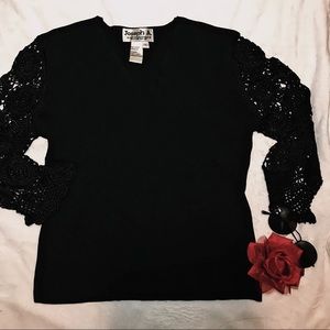 Women’s Top ALMOST NEVER WORN
